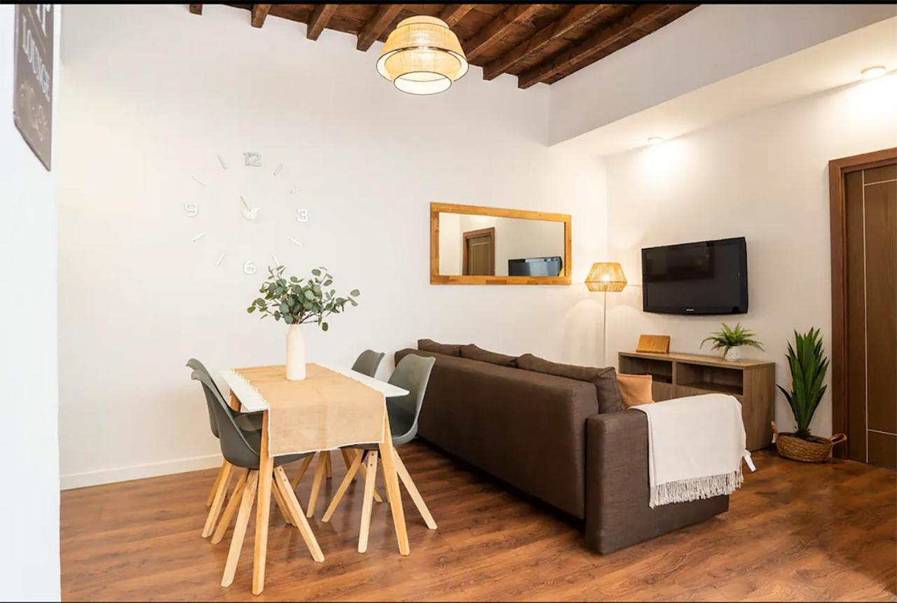 Rustic & Nice Apartment In Malaga Center Luaran gambar